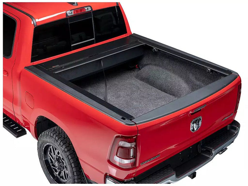 Pace Edwards Full Metal JackRabbit Manual Retractable Tonneau Cover for 2020-2026 Jeep Gladiator (5' Bed, Cover with Standard Rails), view 2