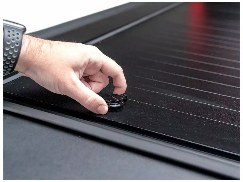Pace Edwards Full Metal JackRabbit Manual Retractable Tonneau Cover, view 3