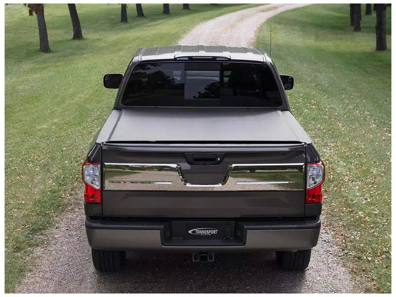 Access TonnoSport Soft Roll-Up Tonneau Cover for 2014-2018 Chevrolet Silverado 1500 / GMC Sierra 1500 (5'8" Bed), view 9