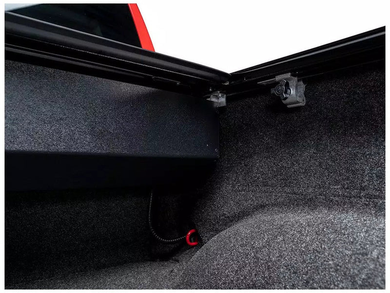Pace Edwards Full Metal JackRabbit Manual Retractable Tonneau Cover for 2020-2026 Jeep Gladiator (5' Bed, Cover with Standard Rails), view 7