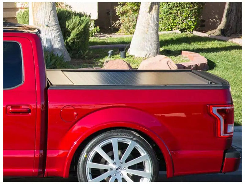 Pace Edwards Full Metal JackRabbit Manual Retractable Tonneau Cover for 2020-2026 Jeep Gladiator (5' Bed, Cover with Standard Rails), view 13