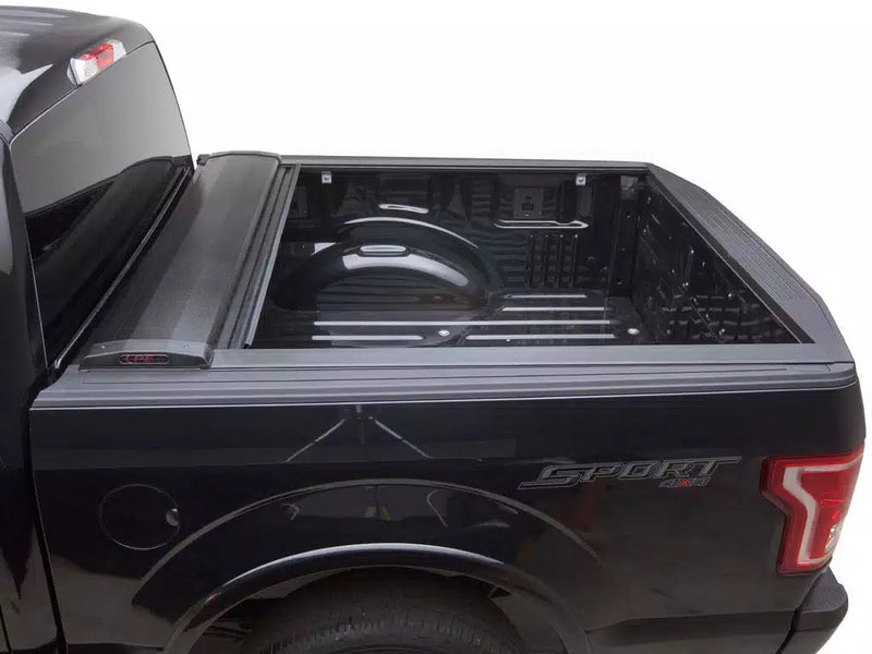 Pace Edwards SwitchBlade Manual Retractable Tonneau Cover, view 3