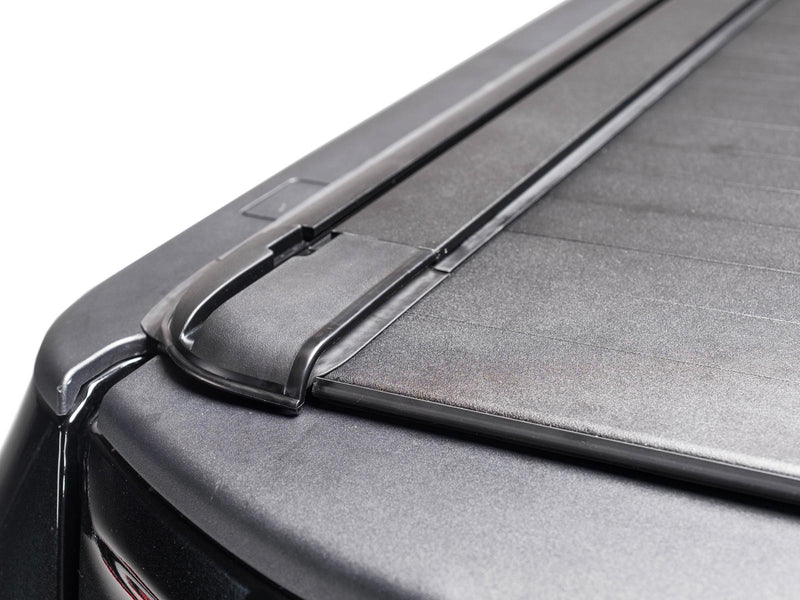 Pace Edwards UltraGroove Electric: close view of the rear rail end cap and closed matte black cover edge