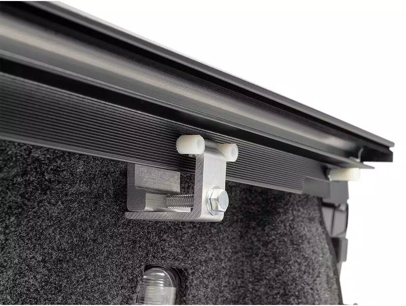 RetraxONE MX Retractable Tonneau Cover for 2014-2019 Chevrolet Silverado 1500/2500/3500 / GMC Sierra 1500/2500/3500 (6'6" Bed, Standard Rails), view 7