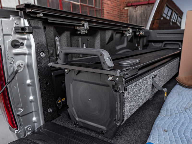RetraxPRO FRC-4000 EZ-OFF Retractable Tonneau Cover with T-Slot Rails for 2022-2026 Nissan Frontier (5' Bed), in use